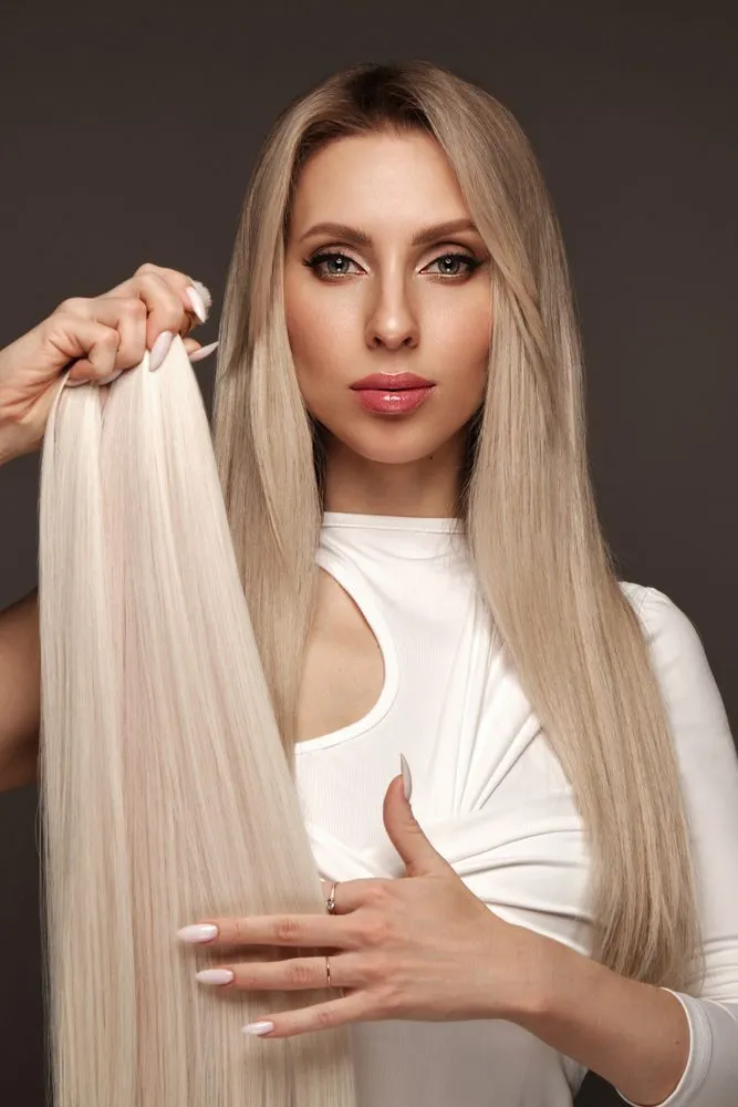 Beautiful,Blond,Girl,With,A,Perfectly,Hair,,And,Classic,Make-up